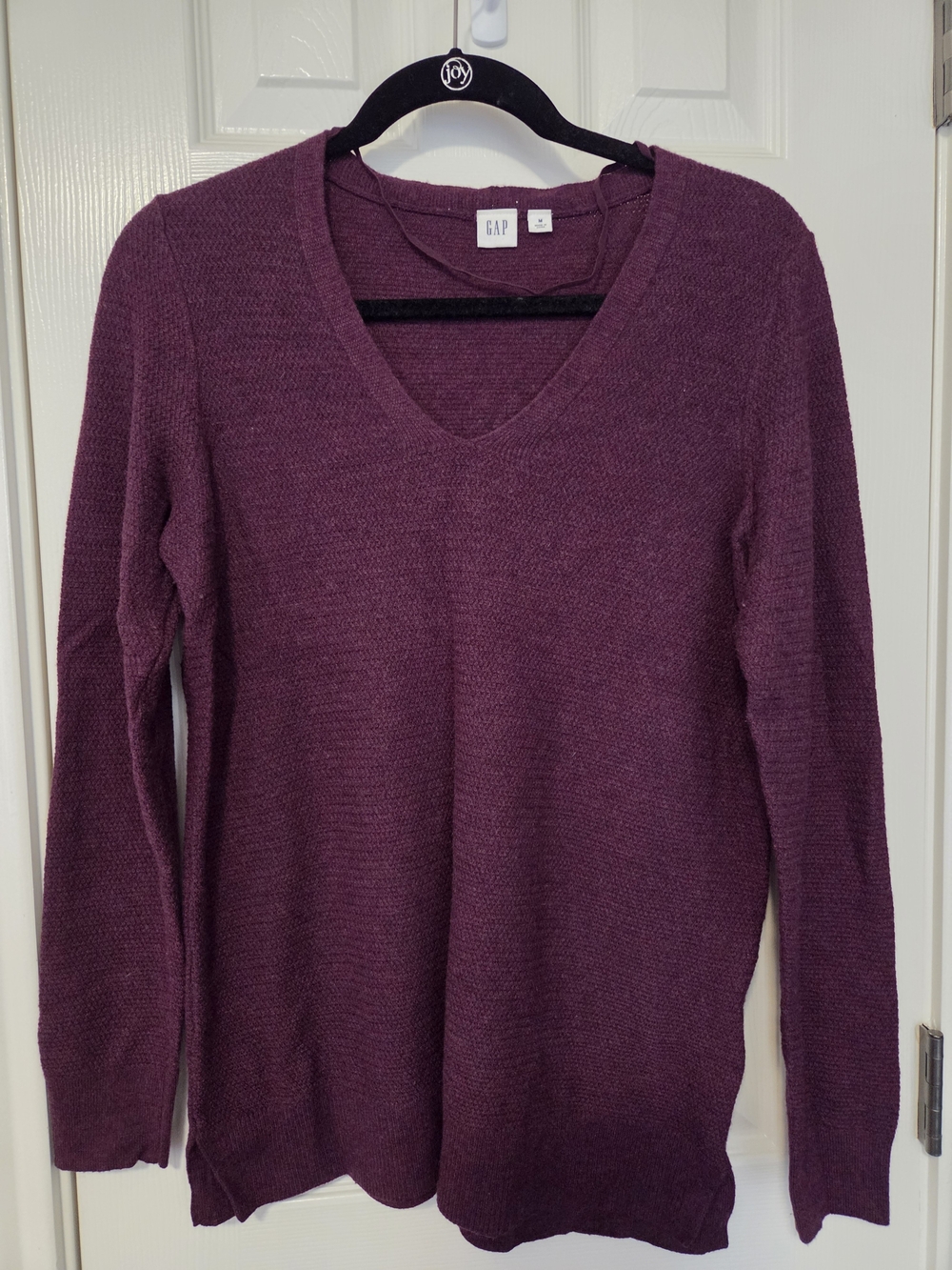 GAP Women's V-Neck Long Sleeve Sweater - Plum